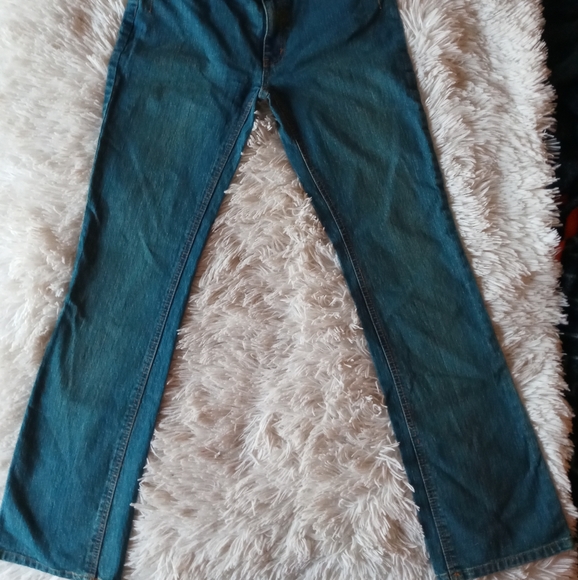 Drama Jean with Sequin back pockets - Picture 5 of 16